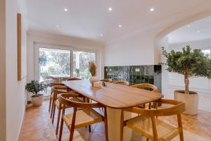 Casa da Fortuna Luxury 5 Bedroom Villa with Pool and Garden 8-minute walk to the beach