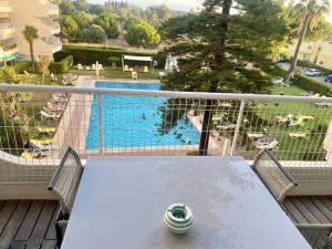 Poolside Retreat Vilamoura 1BR by Invinting