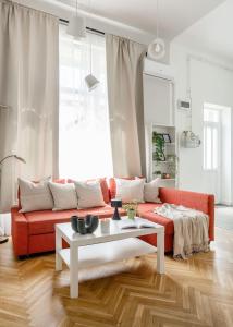 Dream Stay in Budapest-Steps to BudaEye &FashionSt