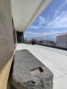Apartamento da Vargem - Premium 3-Bedroom Penthouse with Rooftop, Jacuzzi & BBQ
