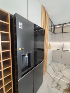 Apartamento da Vargem - Premium 3-Bedroom Penthouse with Rooftop, Jacuzzi & BBQ