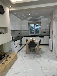 Rafaels Apartments near Athens Aırport