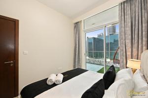 Iconic Burj Khalifa View Luxury 2BR Business Bay