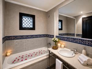 Marrakesh Center, Large Terrace Fiber & Secure