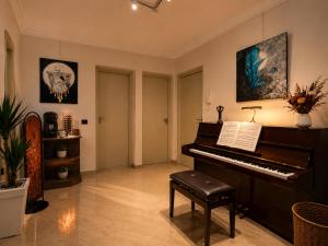 Marrakesh Center, Large Terrace Fiber & Secure