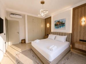 Marrakesh Center, Large Terrace Fiber & Secure