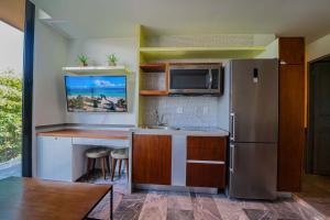 Ocean View 2BR Condo - Singular Joy 204