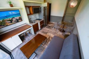 Ocean View 2BR Condo - Singular Joy 204