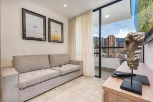 Grand by iHost