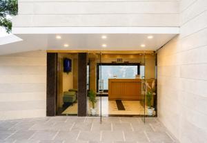 Hotel Mantya Heritage nearly Vishwanath Mandir - A Premium Hospitality Memorable Stays!