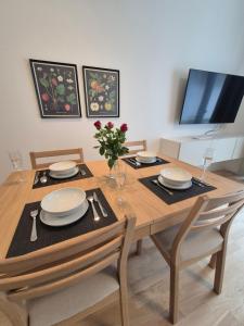 Vu Apartment - Brand New 2-Bedroom - Near Karlín