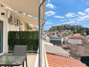 Iconic Acropolis View Loft - Up to 2 Guests by ΜΡS