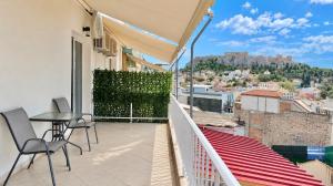 Iconic Acropolis View Loft - Up to 2 Guests by ΜΡS