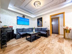 Spacious & chic - 3 min from Casa City Finance " CFC "