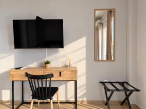 Iconic Acropolis View Loft - Up to 4 Guests by ΜΡS