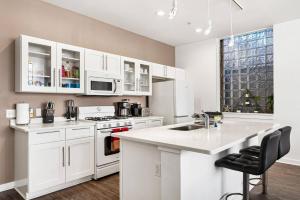 Great Location, Large Unit Deck