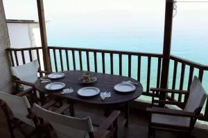 Traditional house by the sea - Foúrnoi