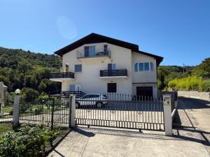 Apartma Tara