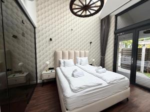 Elite House Silver Apartments