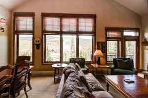 Premier 4 Bedroom Ski In, Ski Out Lone Eagle Condo With The Best Access To Skiing In Keystone