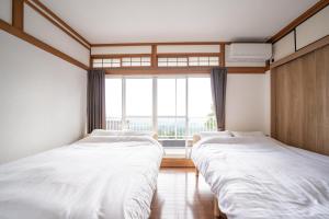 オープン記念特別価格 絶景を望む広々ウッドデッキと温泉付きヴィラ