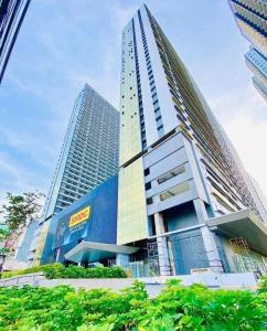 Modern 1BR Condo Near MRT BGC Ortigas