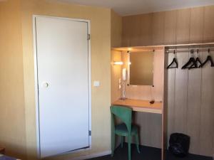 Fasthotel Plaisir photo 9