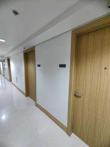 Shore 3 condotel Near Malls Airport