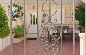 Stunning Apartment In Pucisca With Wifi