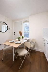 Cozy Stay in Renfrew Heights - Molly Park