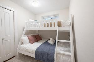 Cozy Stay in Renfrew Heights - Molly Park