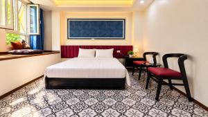 Holiday Premium Hotel & Travel