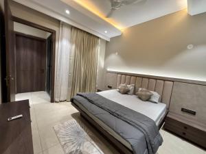 CozyVibe ! Warm & Private Luxury 2BHK at The Prism