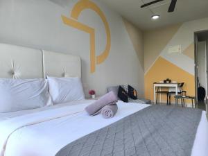 Central Park 2Pax Stylish Studio w Balcony By STAY