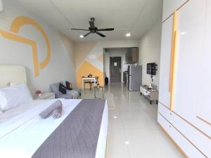 Central Park 2Pax Stylish Studio w Balcony By STAY