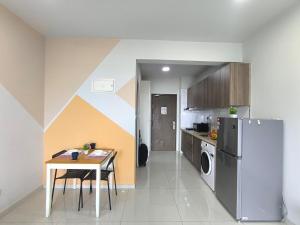 Central Park 2Pax Stylish Studio w Balcony By STAY