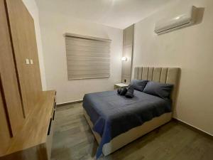 Modern suite close to government center stadium