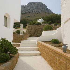 New JR Villas in Korifi adults only