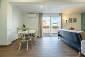 Sunlit Escape 1BR apartment with Balcony
