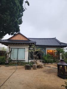Hwangnidan-gil and Daereungwon Cheomseongdae Donggung and Wolji Walking Trip Garden Bulmung Barbecue Available Free Breakfast Apple