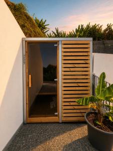 Banana Bungalow, Tranquil Escape Near Funchal