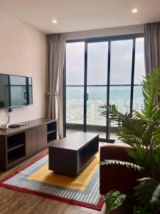 Luxury Apartment in a 5 Star Building - City Center - Free Pool & Gym