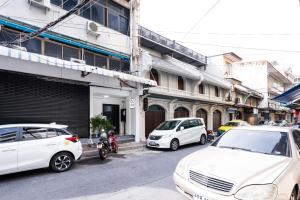 Bob House Hualumphong - หัวลำโพง