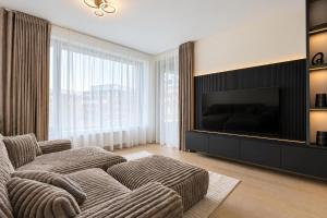 Sky Park 4th Floor Apartment with Parking