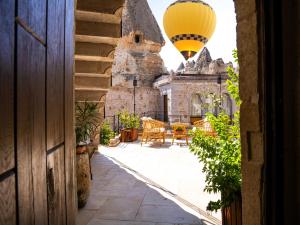 Ares Cave Suites