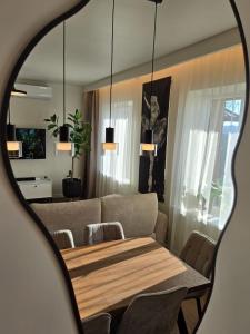 Panoramic balcony 3BD apt with king bed