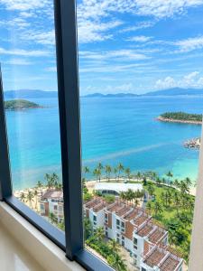 The Paramount Oceanfront Apartments by San Luxury