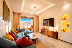 Chic Retreat on Mohammed VI Ave Pools & Terrace