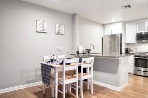 Modern 2 bd apartment in SM