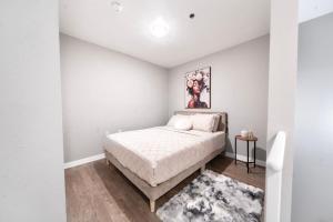 Modern 2 bd apartment in SM